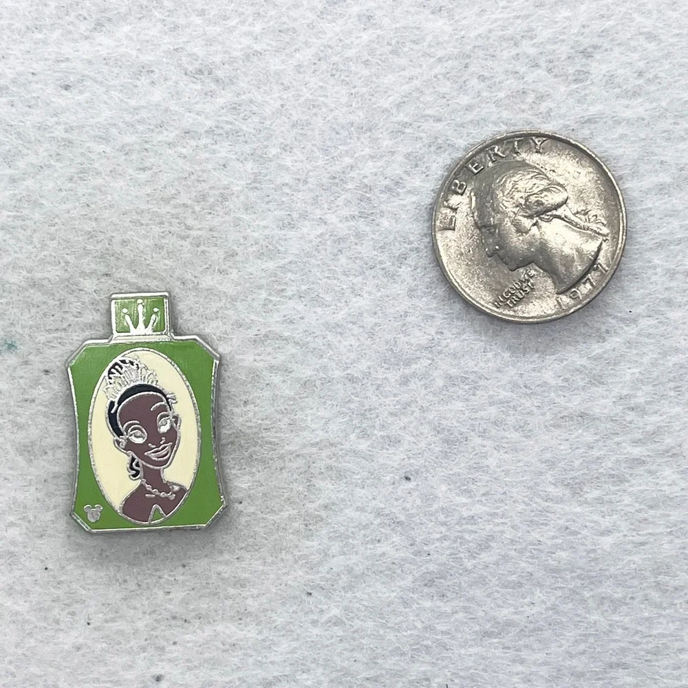 🔮 5/$25 Disney Bottle Collection Tiana From Princess And The Frog Pin